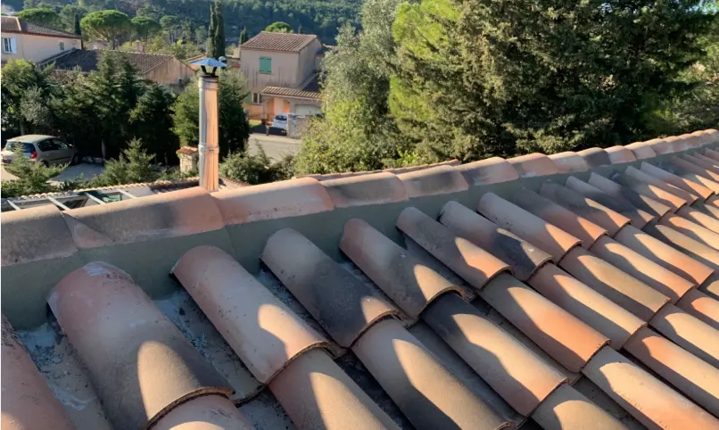 Rénovation toiture Nice avec cimentation du faîtage